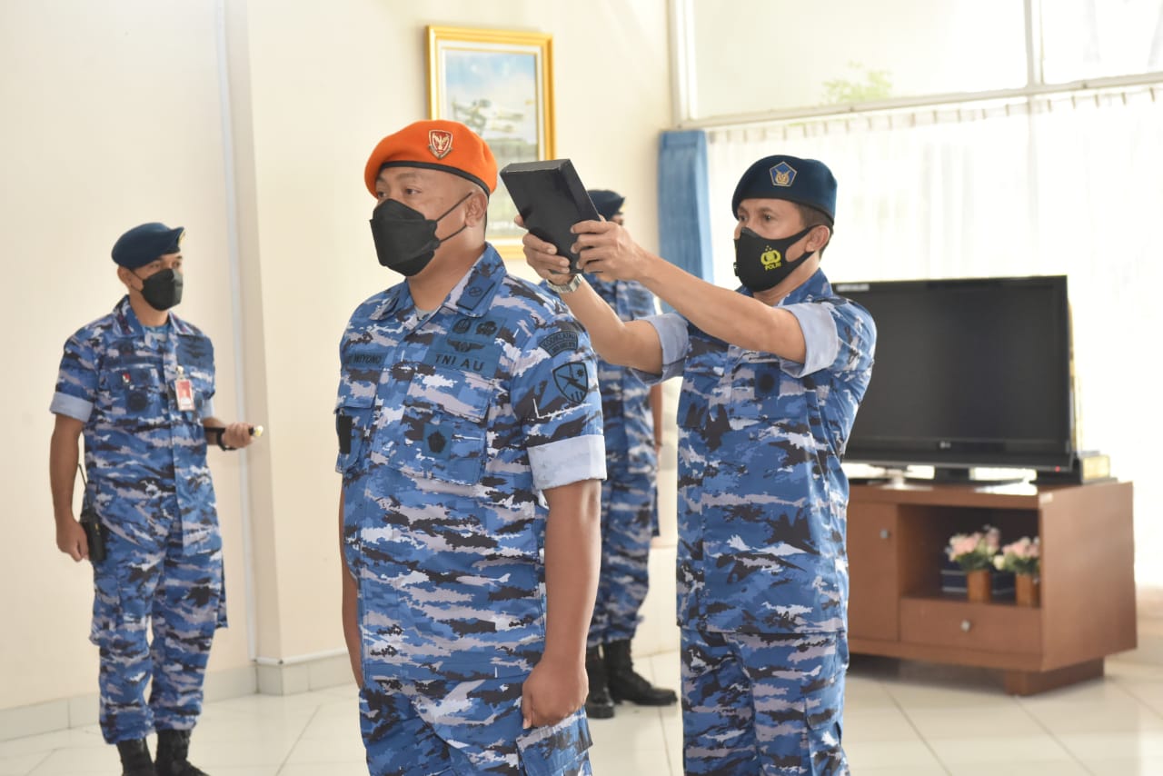 Porno birinchi jinsiy aloqa iffatdan mahrum qilish